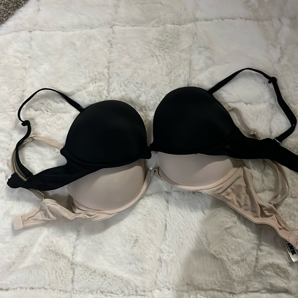 Black Victoria’s Secret push up bra